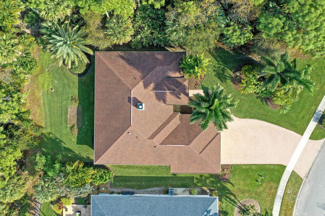 19 Heritage Way, Naples, FL 34110