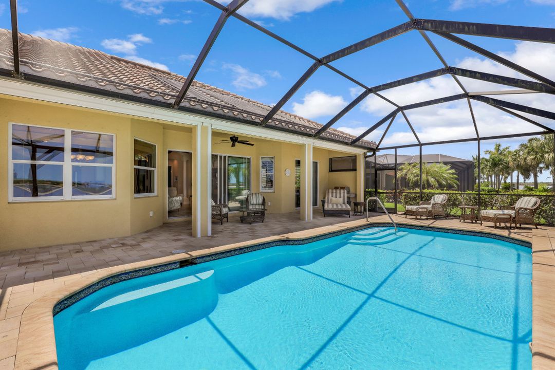 9075 Graphite Cir, Naples, FL 34120