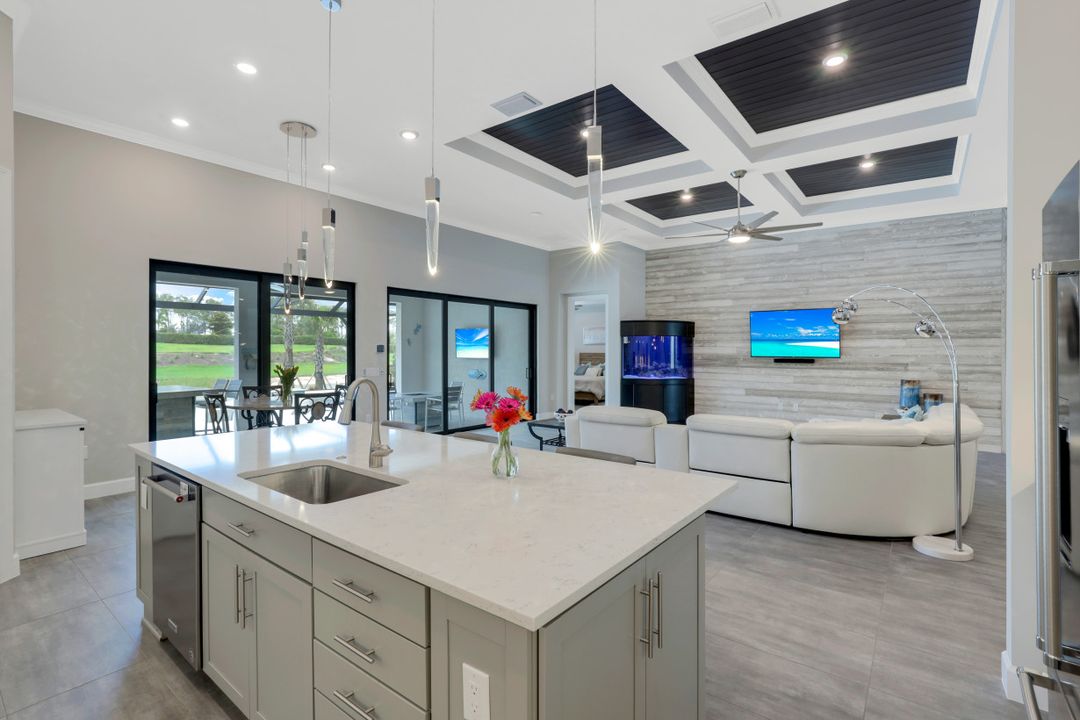 19264 Aqua Shore Dr, Fort Myers, FL 33913