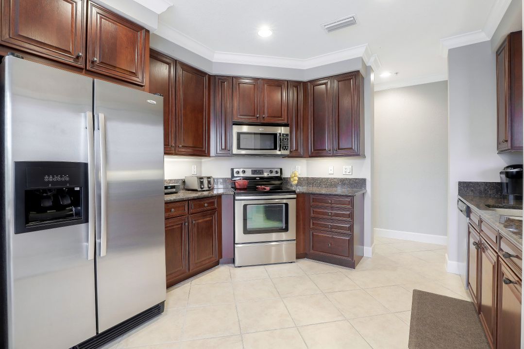 10390 Glastonbury Cir #102, Fort Myers, FL 33913