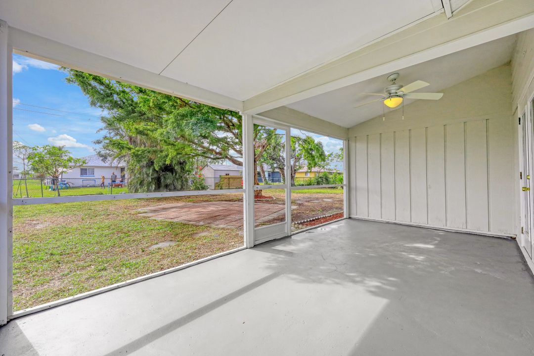 412 Gleason Pkwy, Cape Coral, FL 33914