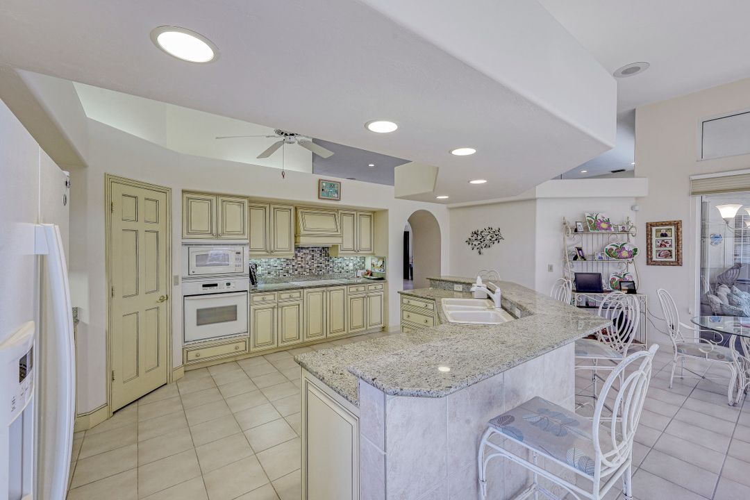 800 Arcadia Ct, Marco Island, FL 34145