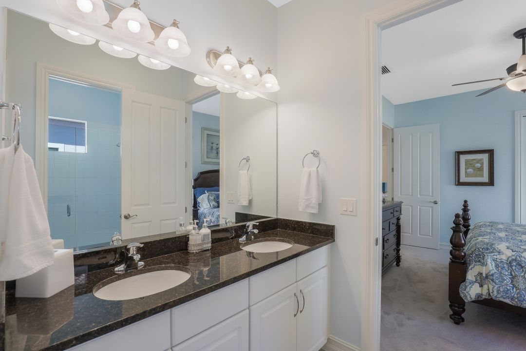 7497 Lantana Cir, Naples, FL 34119