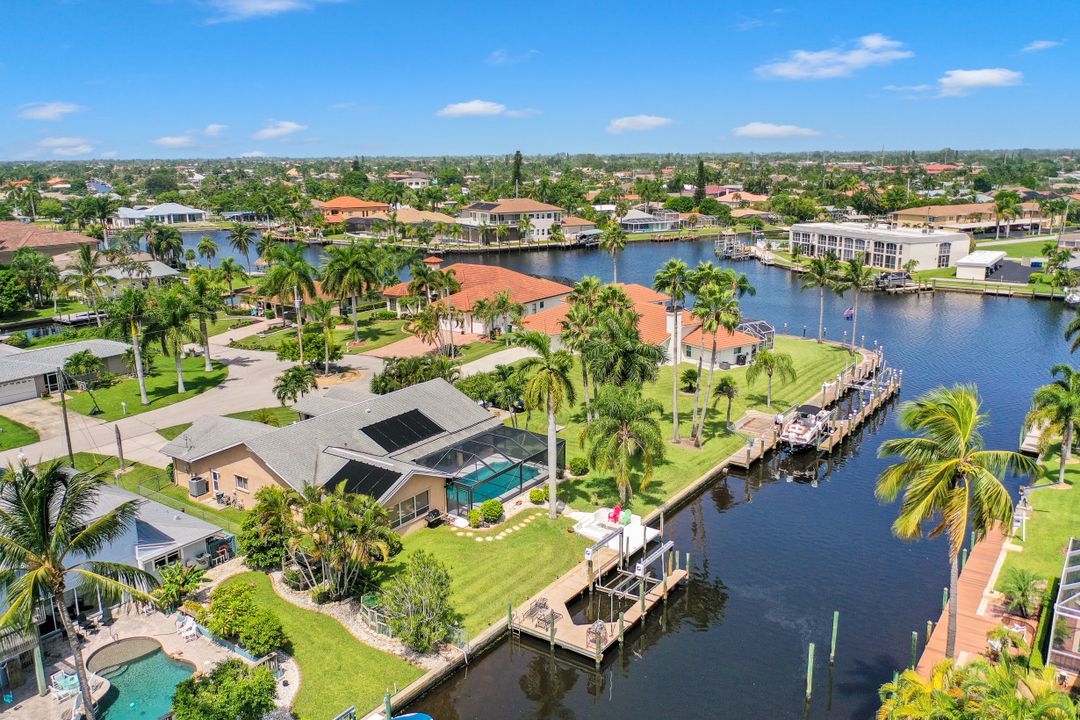 5215 Tamiami Ct, Cape Coral, FL 33904