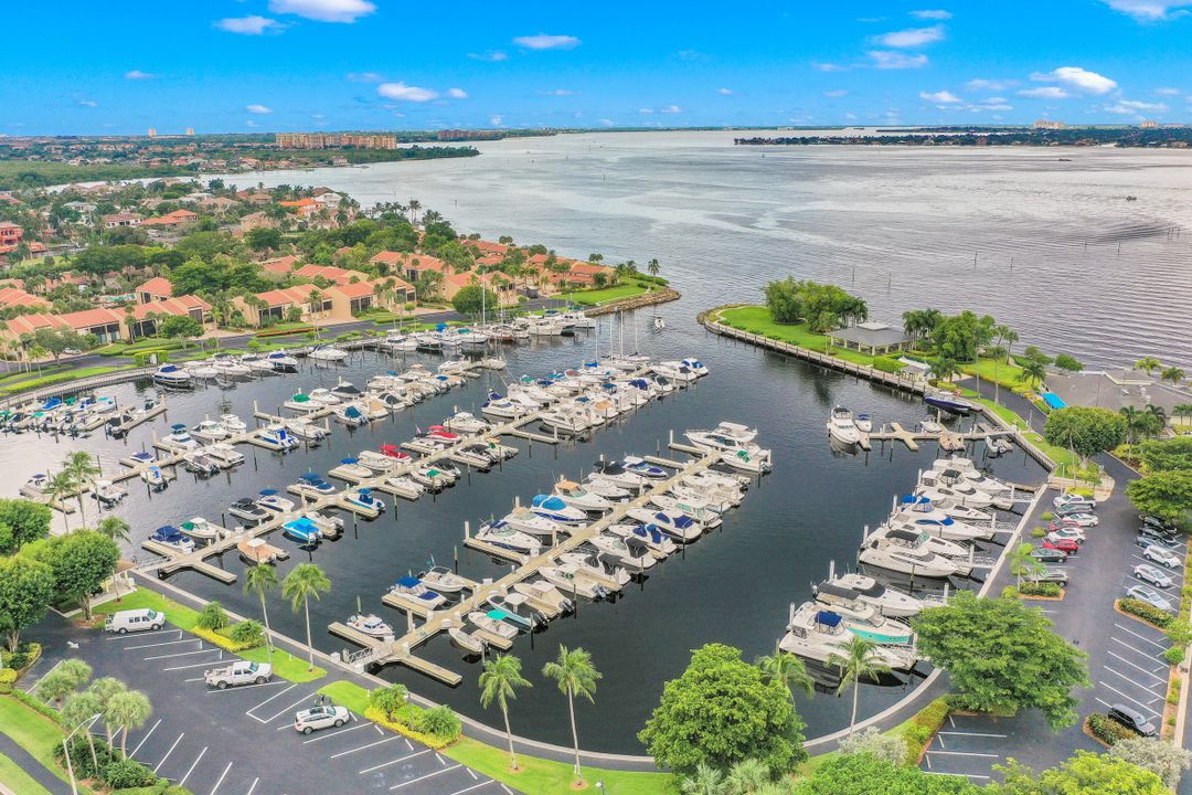 12792 Yacht Club Cir, Fort Myers, FL 33919