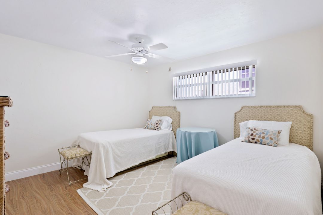 139 Bayview Ave, Naples, FL 34108