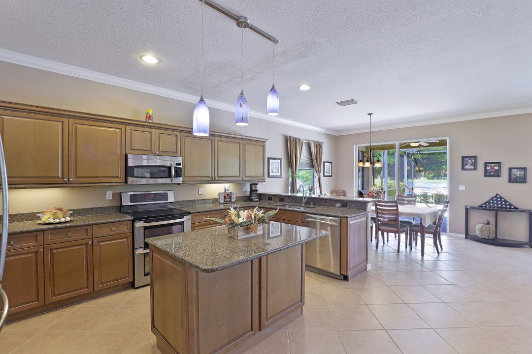 12493 Pebble Stone Ct, Fort Myers, FL 33913