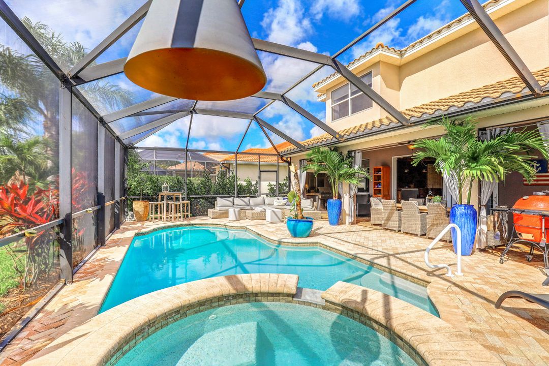 7632 Martino Cir, Naples, FL 34112