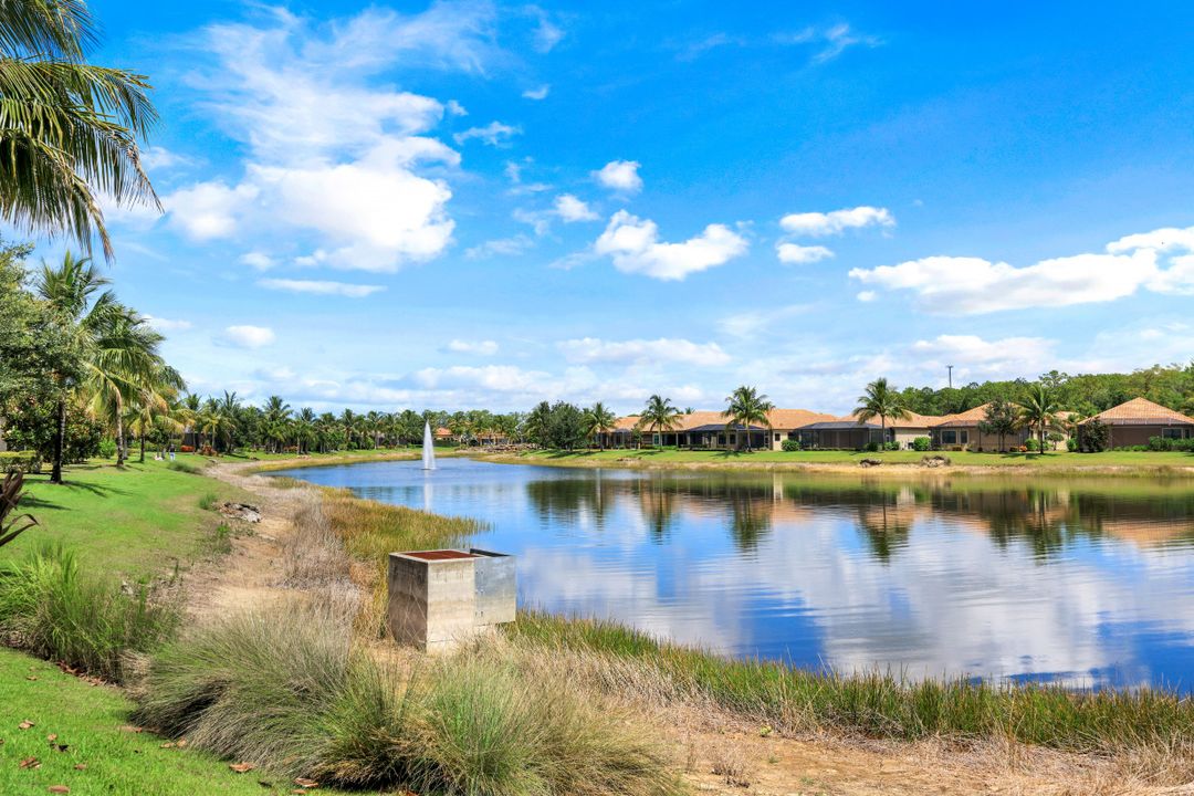 9160 Isla Bella Cir, Bonita Springs, FL 34135