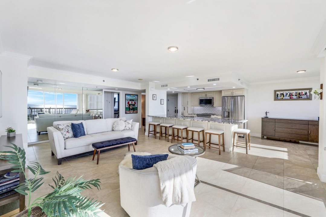 6585 Nicholas Blvd  #1803, Naples, FL 34108