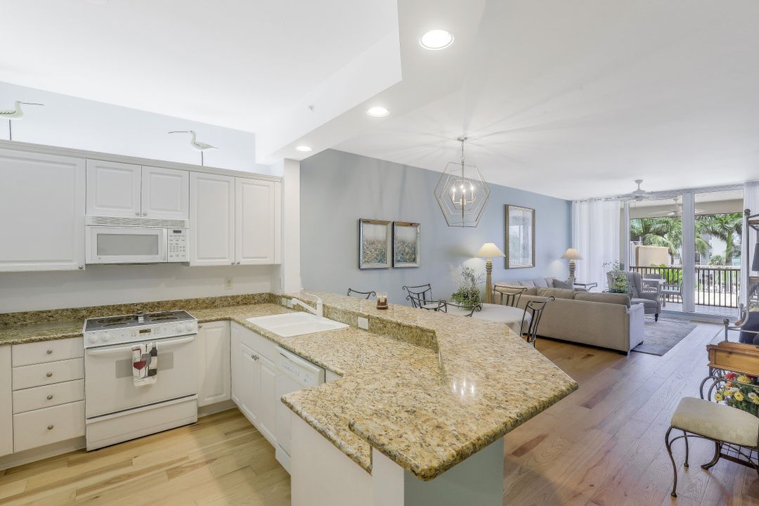 400 Flagship Dr #306, Naples, FL 34108