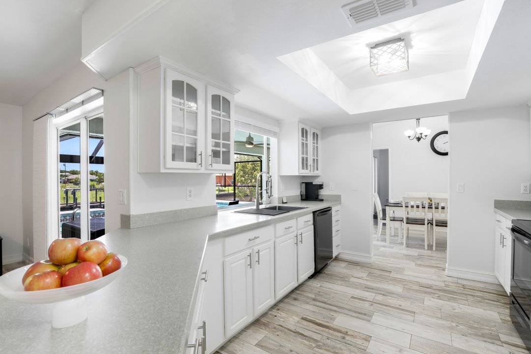 432 Mohawk Pkwy, Cape Coral, FL 33914