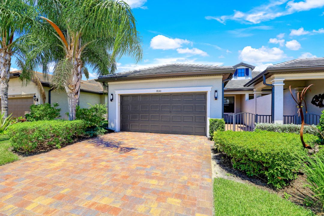 7650 Jacaranda Ln, Naples, FL 34114