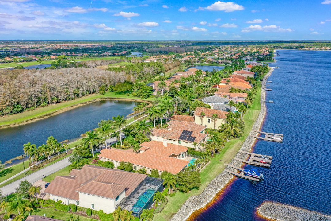 9214 Marble Stone Dr, Naples, FL 34120