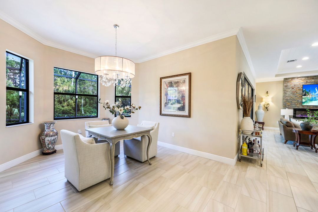 2303 Somerset Pl, Naples, FL 34120