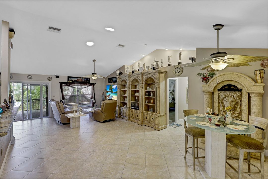 1218 SW 18th Ave, Cape Coral, FL 33991