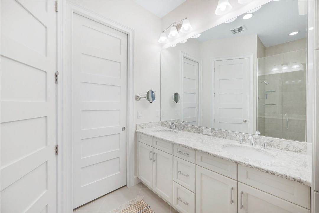 6295 Arriba Ave, Naples, FL 34113