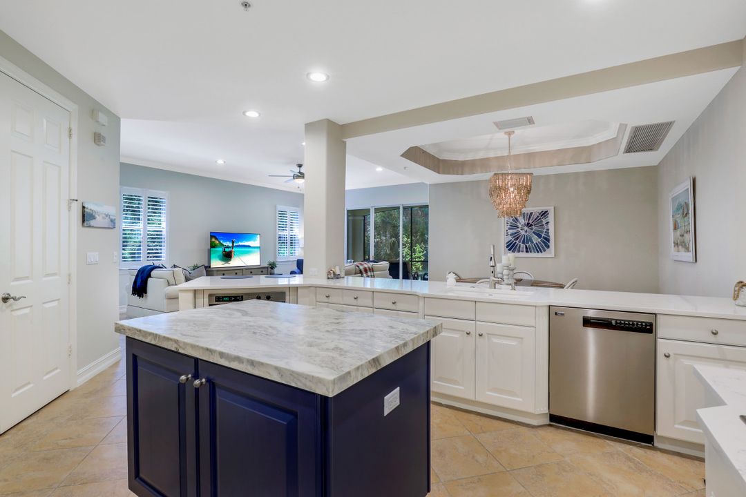 2882 Castillo Ct  #101, Naples, FL 34109