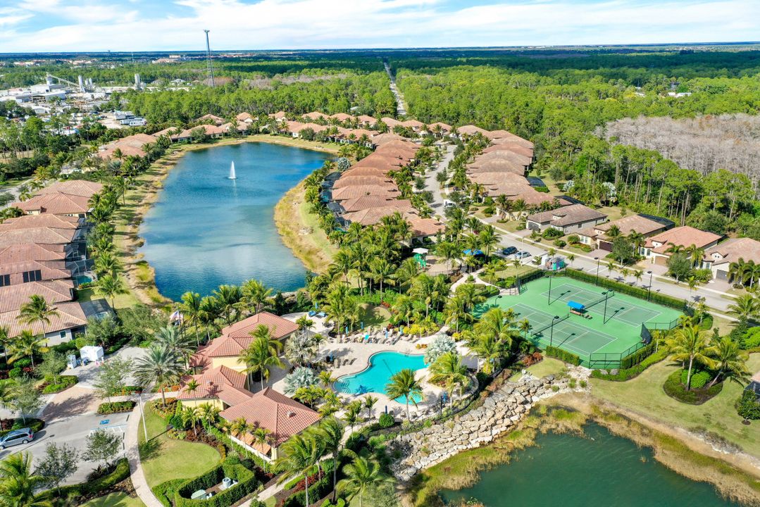 9366 Isla Bella Cir, Bonita Springs, FL 34135