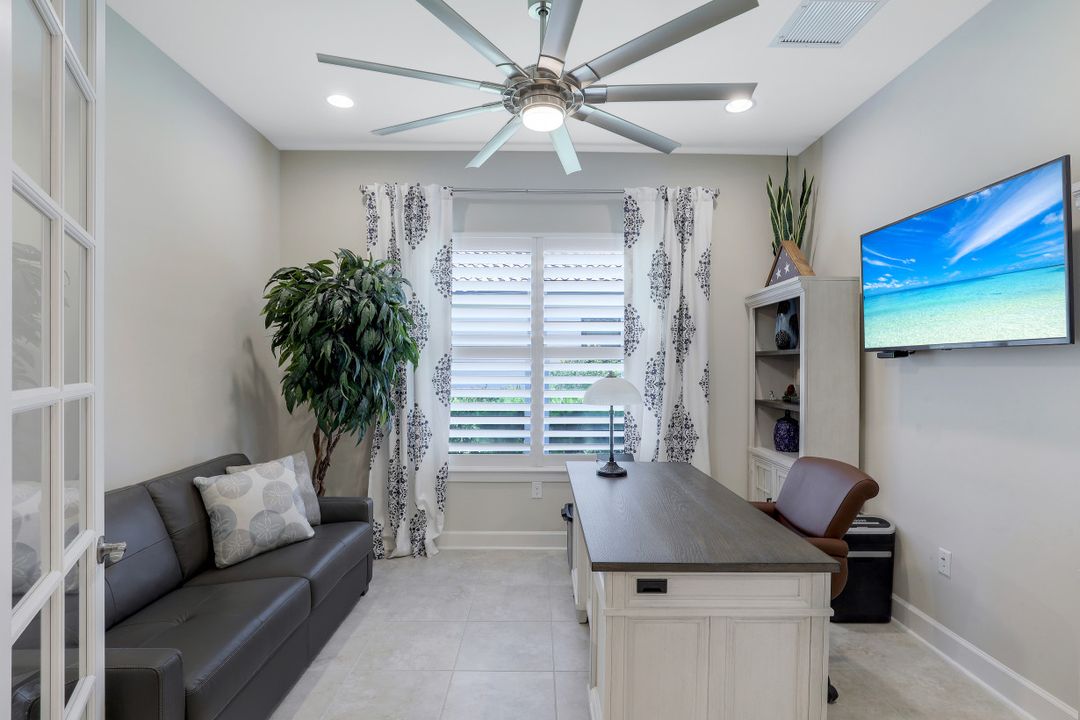 9618 Campanile Cir, Naples, FL 34114