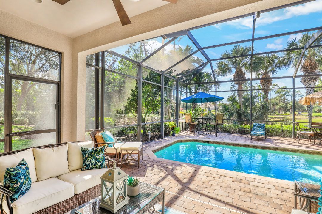 7599 Moorgate Point Way, Naples, FL 34113