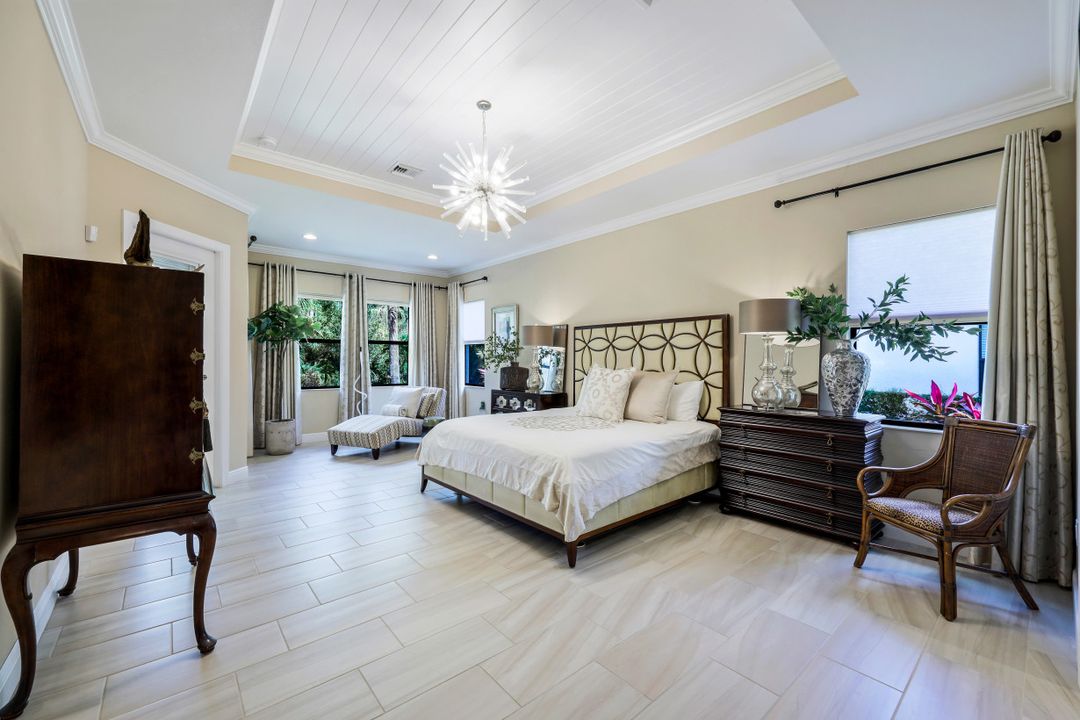 2303 Somerset Pl, Naples, FL 34120