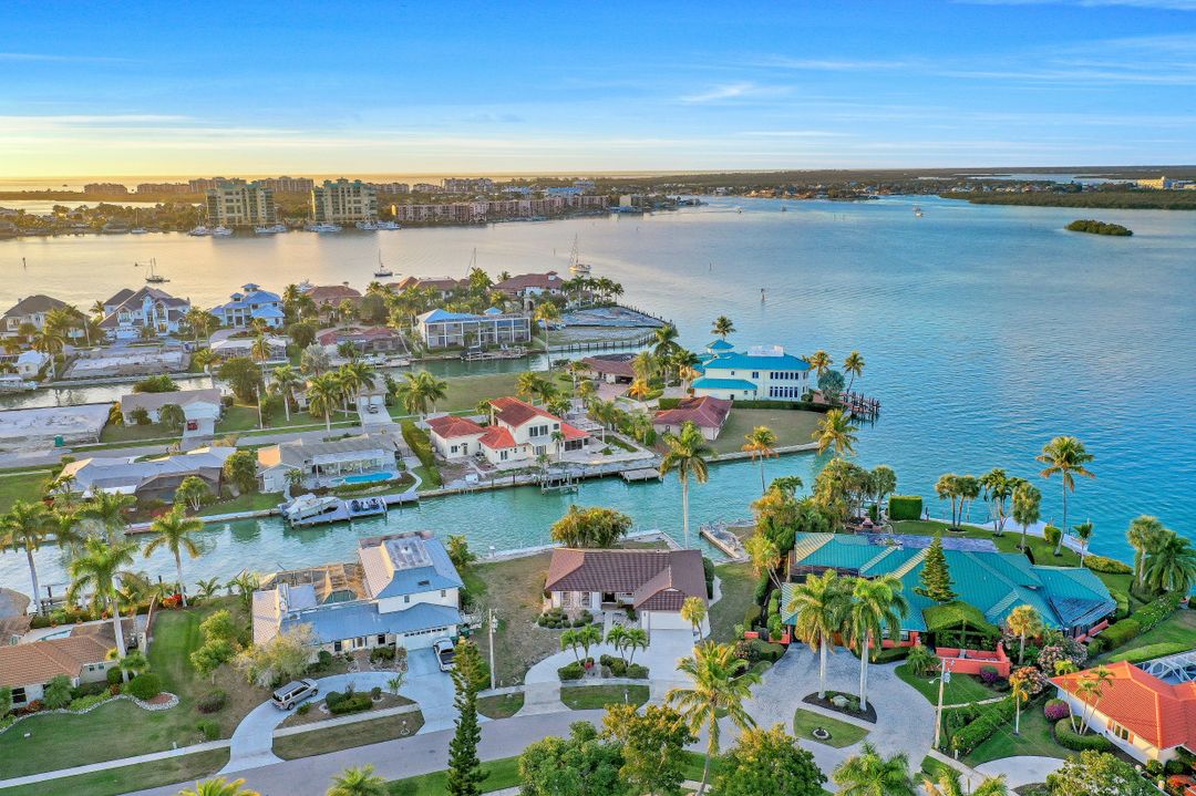 1260 Laurel Ct, Marco Island, FL 34145