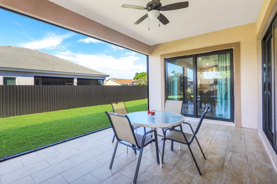 25 Crestwood Cir S, Lehigh Acres, FL 33936