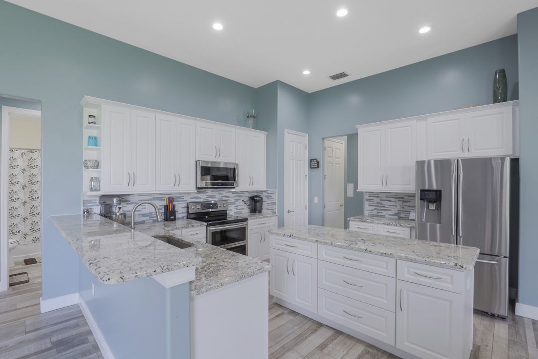 2058 Mandarin Ln, Naples, FL 34120