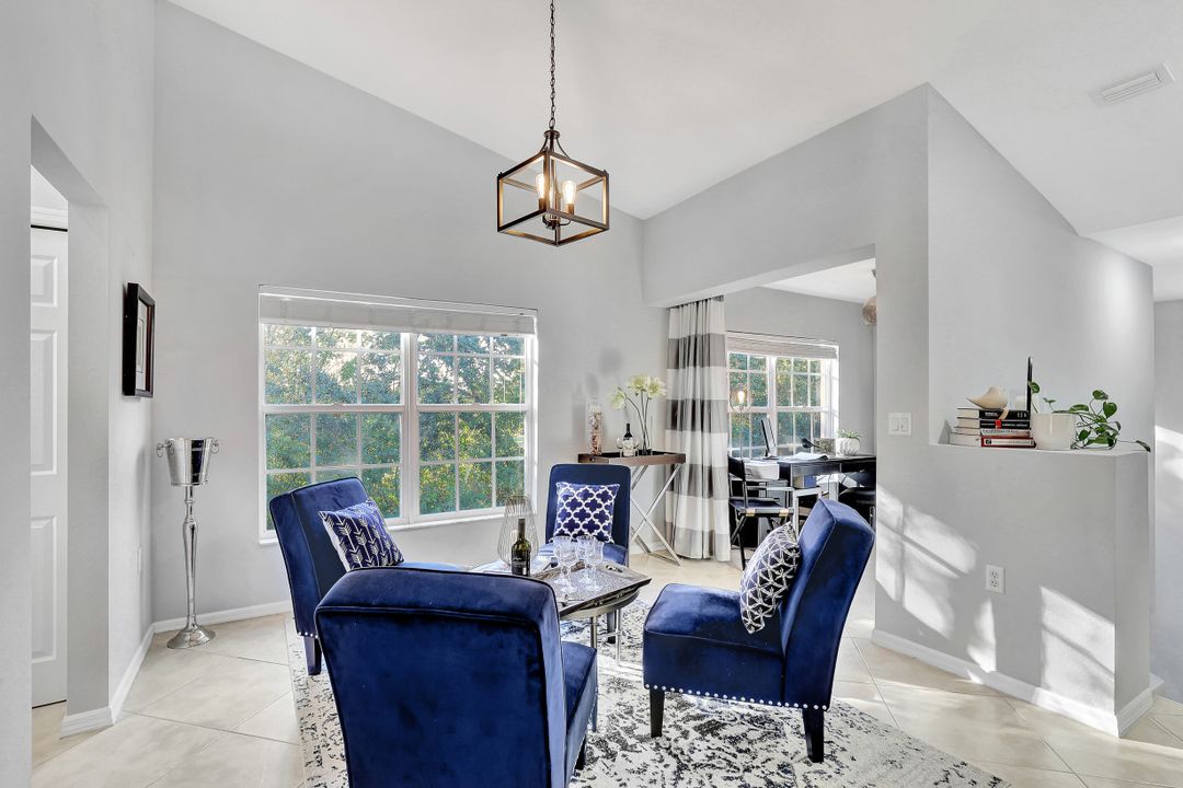 6325 Lexington Ct, Naples, FL 34110