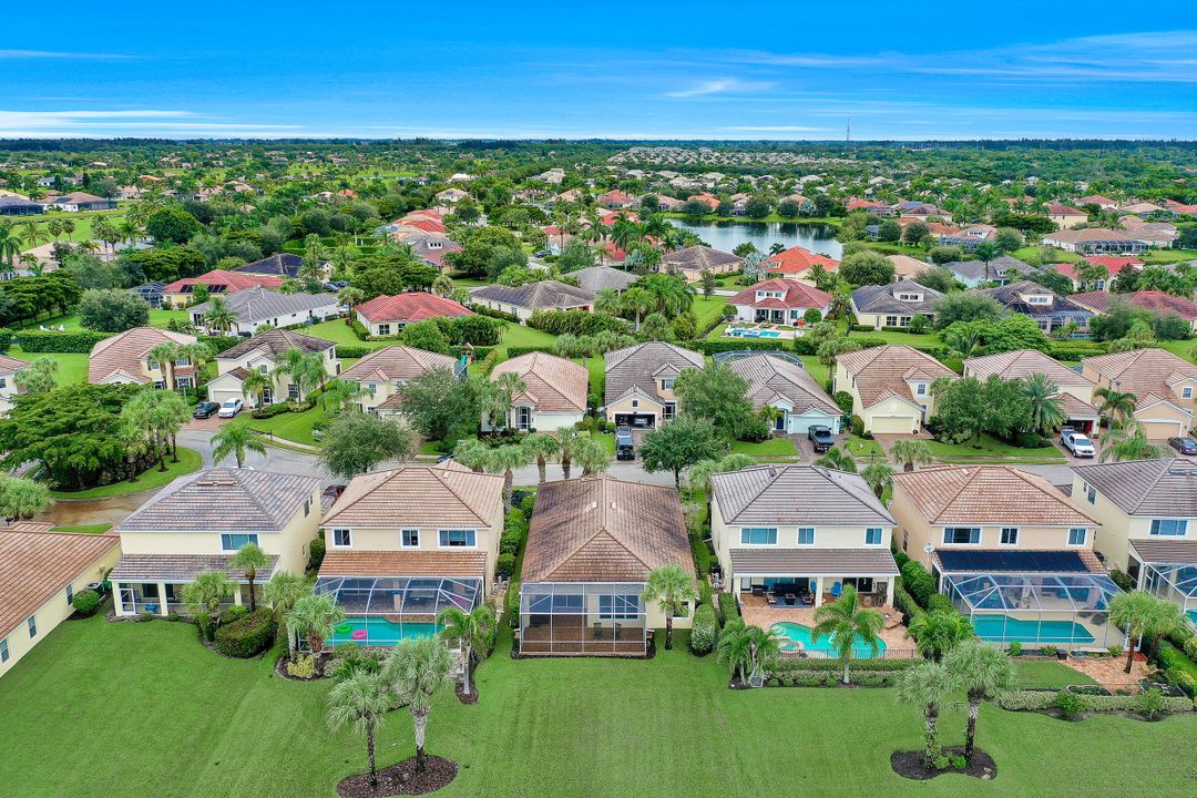 2668 Bellingham Ct, Cape Coral, FL 33991