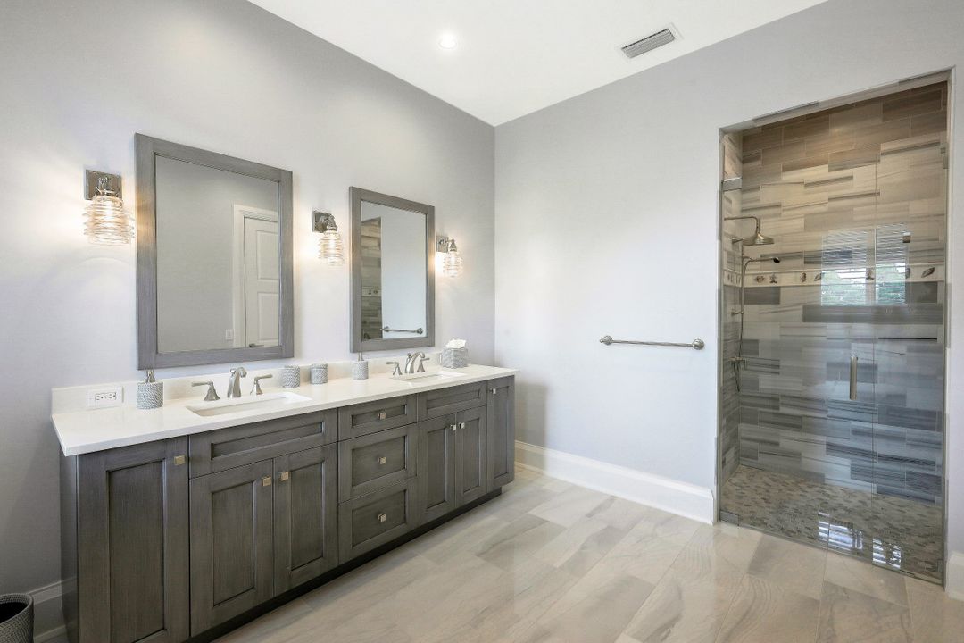 261 Hideaway Cir N, Marco Island, FL 34145