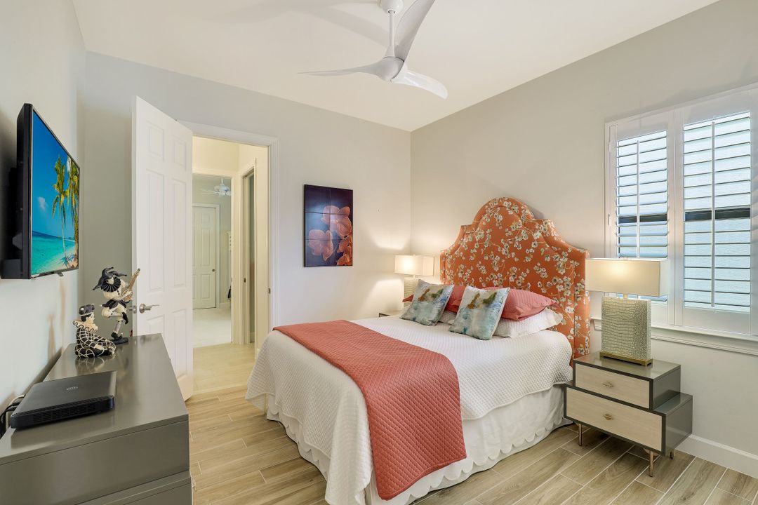 16284 Camden Lakes Cir, Naples, FL 34110