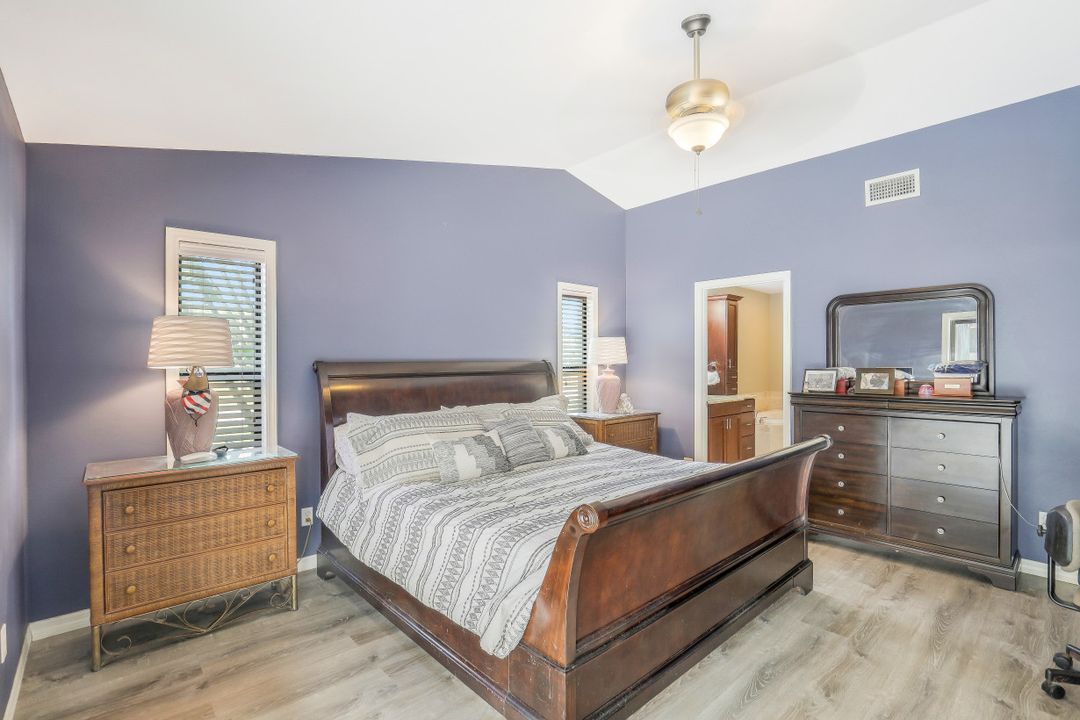 423 SW 39th St, Cape Coral, FL 33914