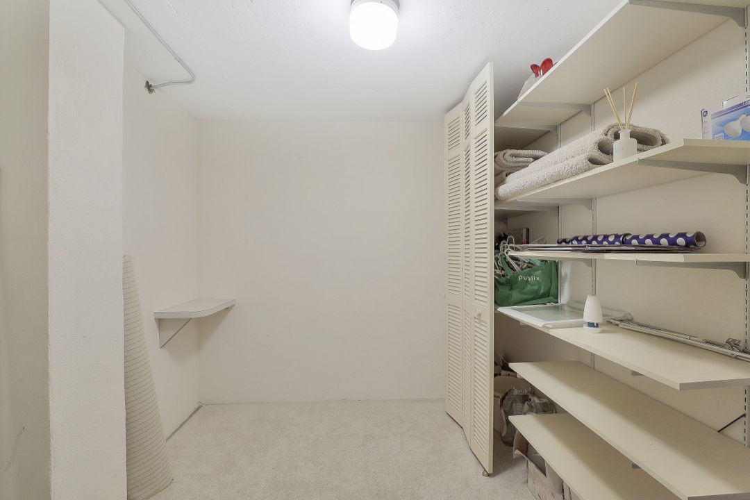 1900 Gulf Shore Blvd N #201, Naples, FL 34102