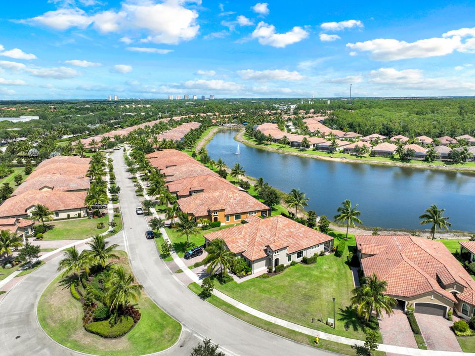 9160 Isla Bella Cir, Bonita Springs, FL 34135