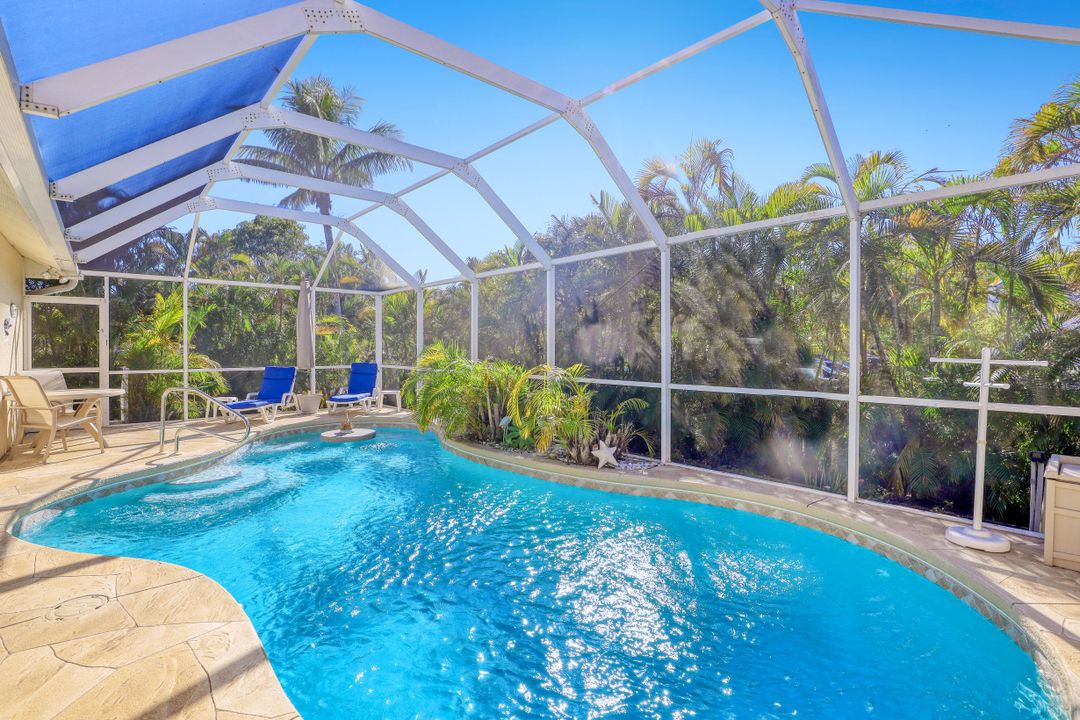 708 Seagrape Dr, Marco Island, FL 34145