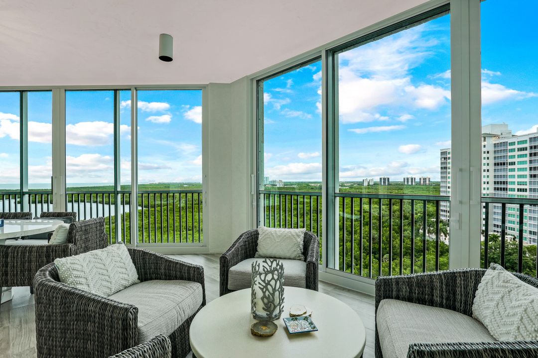 285 Grande Way #1204, Naples, FL 34110