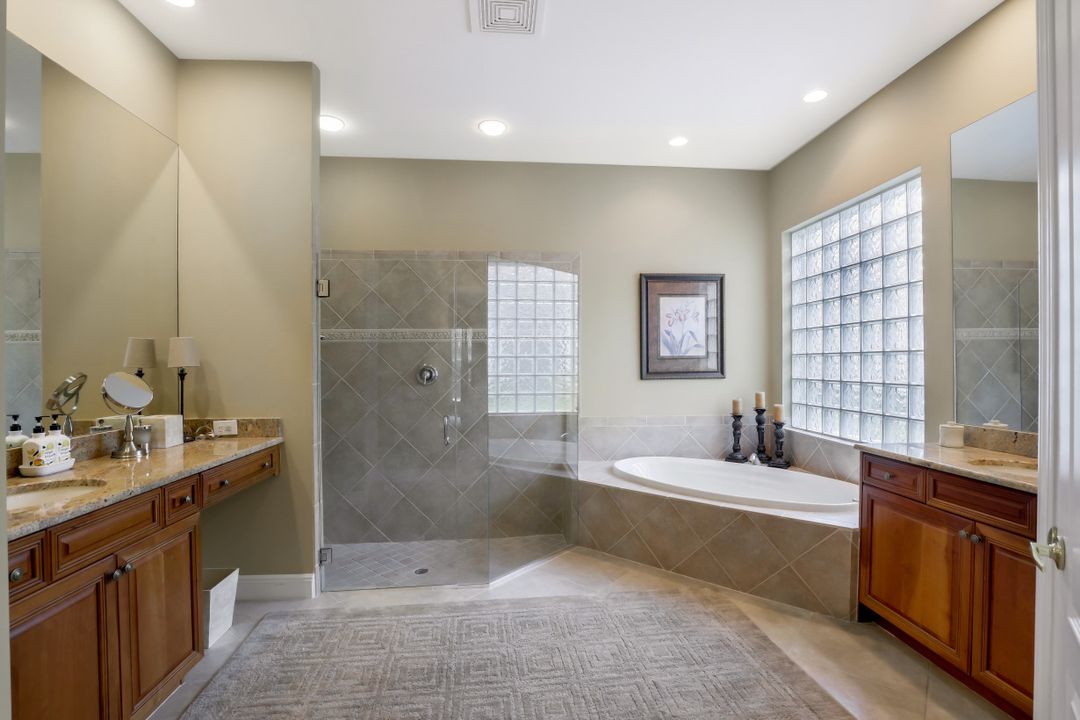 12133 Via Cercina Dr, Bonita Springs, FL 34135