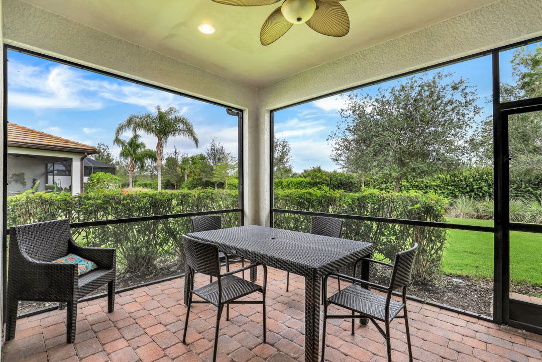 7594 Jacaranda Ln, Naples, FL 34114