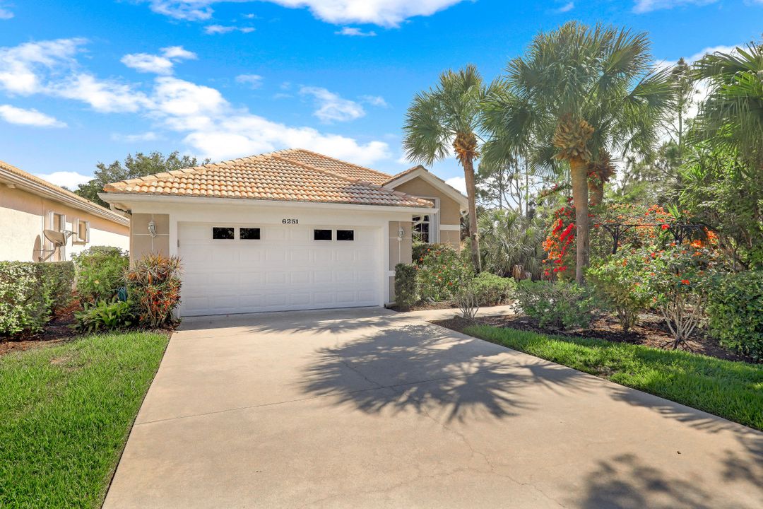 6251 Ashwood Ln, Naples, FL 34110