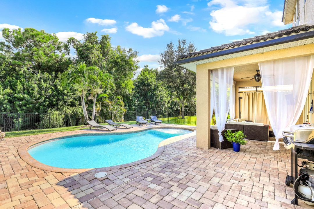 2736 Blue Cypress Lake Ct, Cape Coral, FL 33909