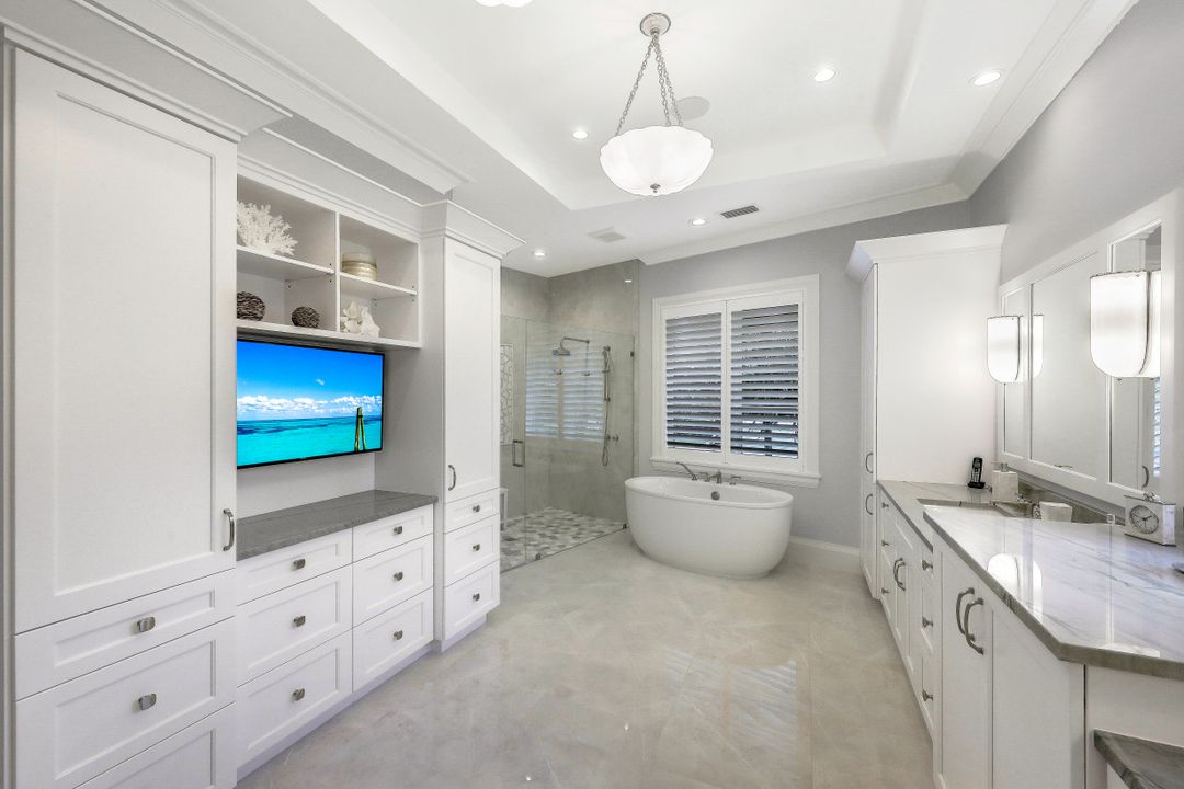 261 Hideaway Cir N, Marco Island, FL 34145