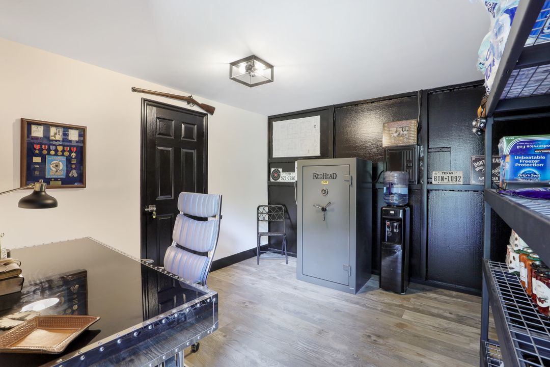 140 5th St NW, Naples, FL 34120