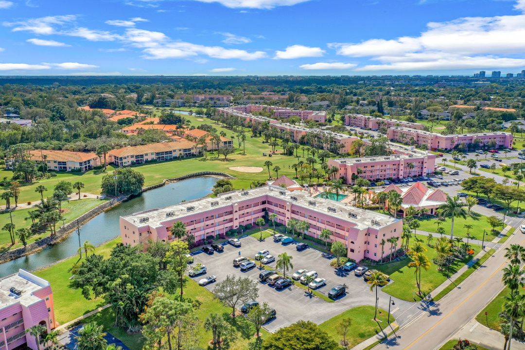 200 Forest Lakes Blvd #203, Naples, FL 34105