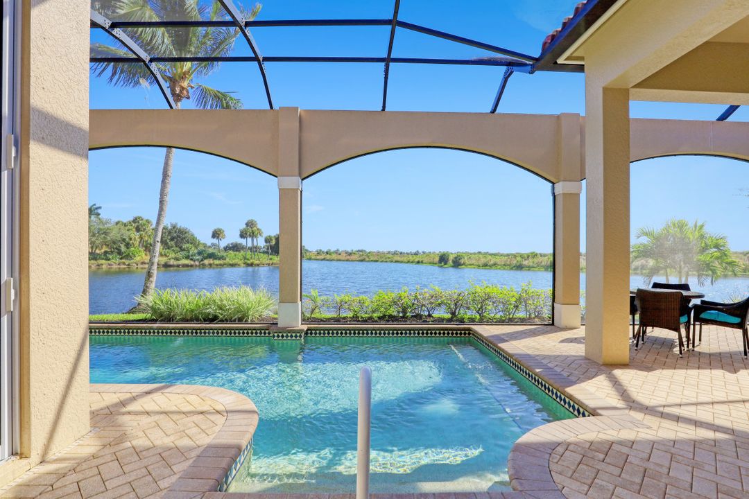 8516 Bellagio Dr, Naples, FL 34114