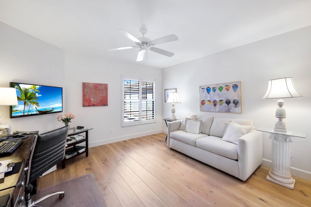 3552 Windjammer Cir #902, Naples, FL 34112