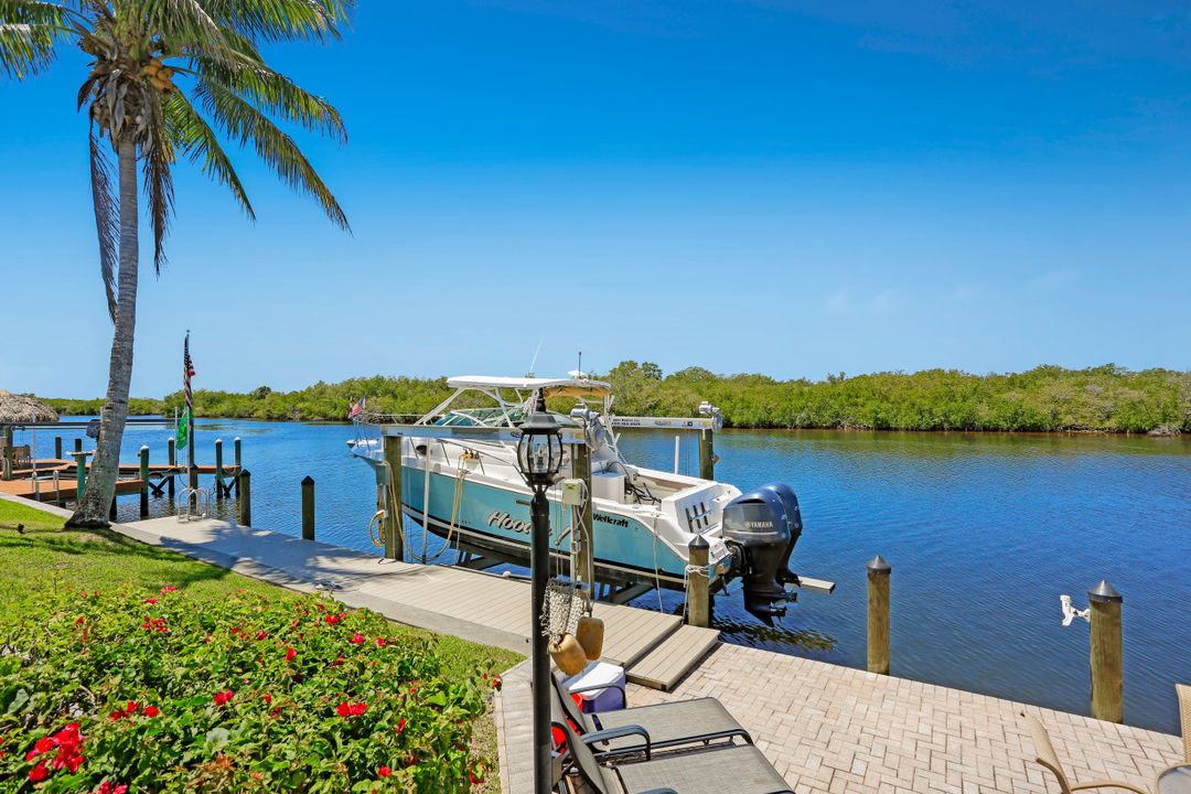 1020 NW 43rd Ave, Cape Coral, FL 33993