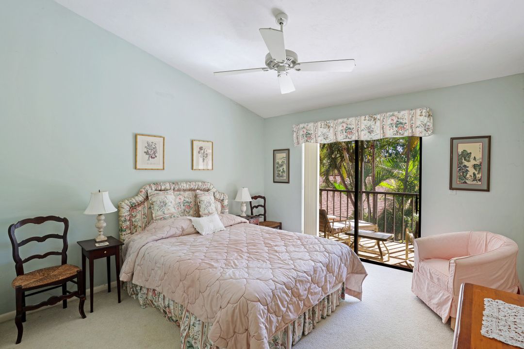 325 Bay Forest Dr #201, Naples, FL 34110