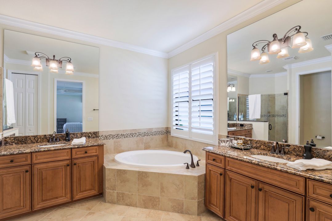 12672 Kinross Ln, Naples, FL 34120